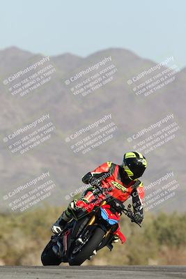 media/Dec-01-2025-Moto Forza (Mon) [[2daa91e15f]]/2-Intermediate Group/Session 2 Turn 9 Entry/